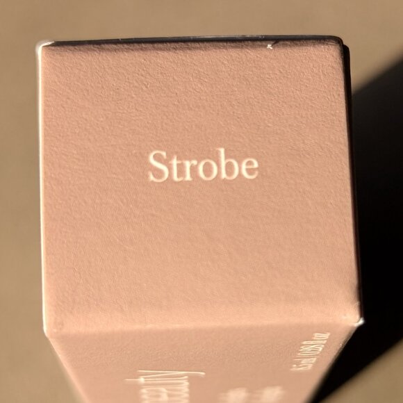 RMS Beauty Eyelights Cream Eyeshadow | STROBE: Champagne Minnk - Picture 13 of 15